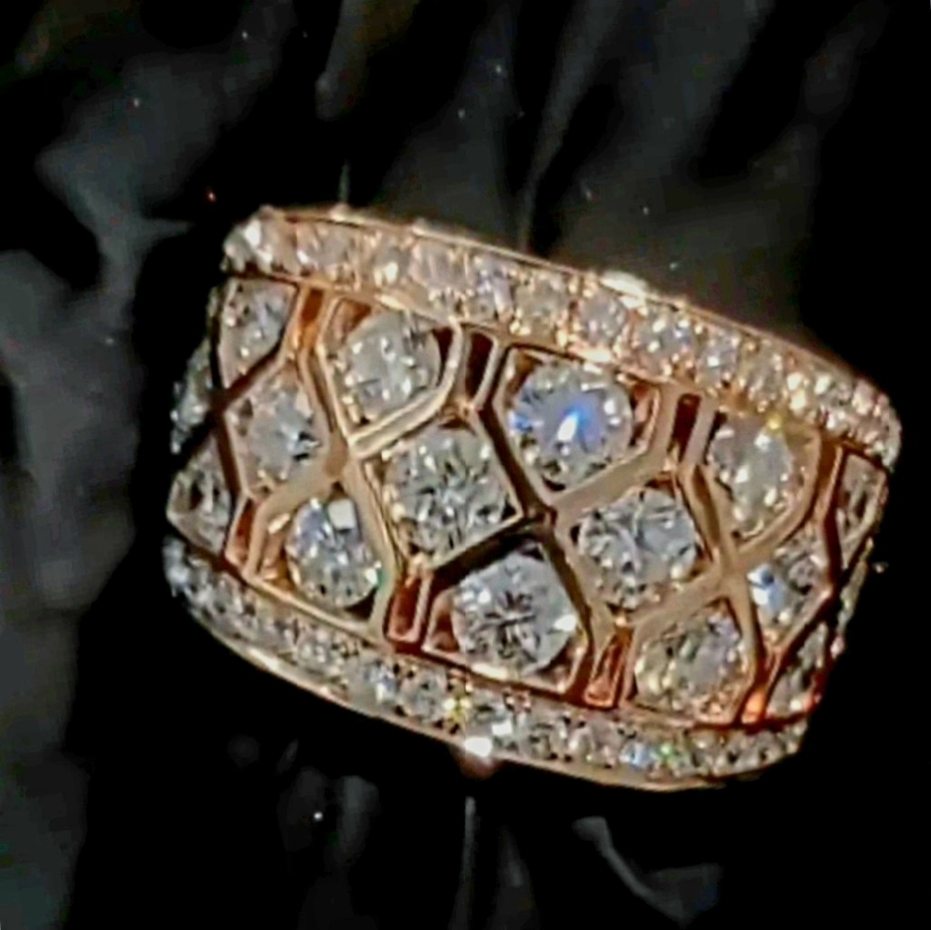 #1004a - Exquisite Ring
